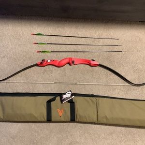 PSE Recurve Junior Bow with 3 arrows, case and wrist accessories - lightly used
